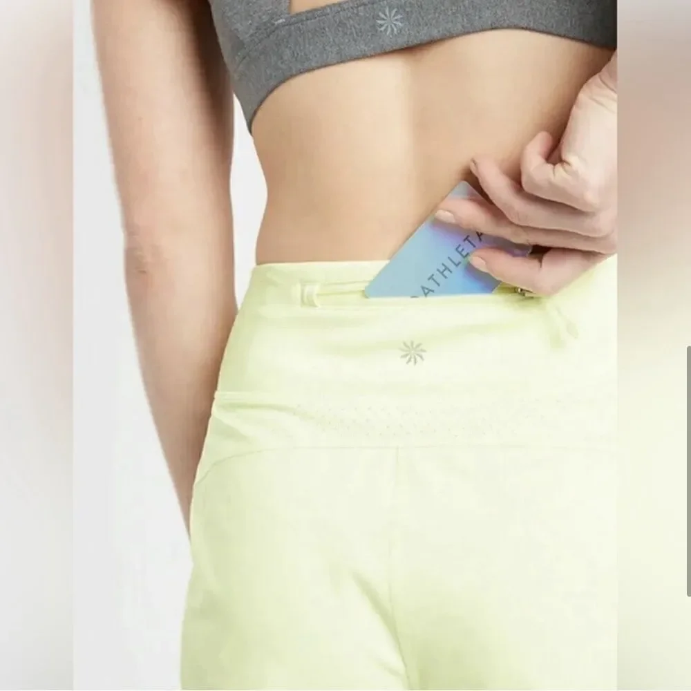 Athleta Run With It Shorts 3.5”